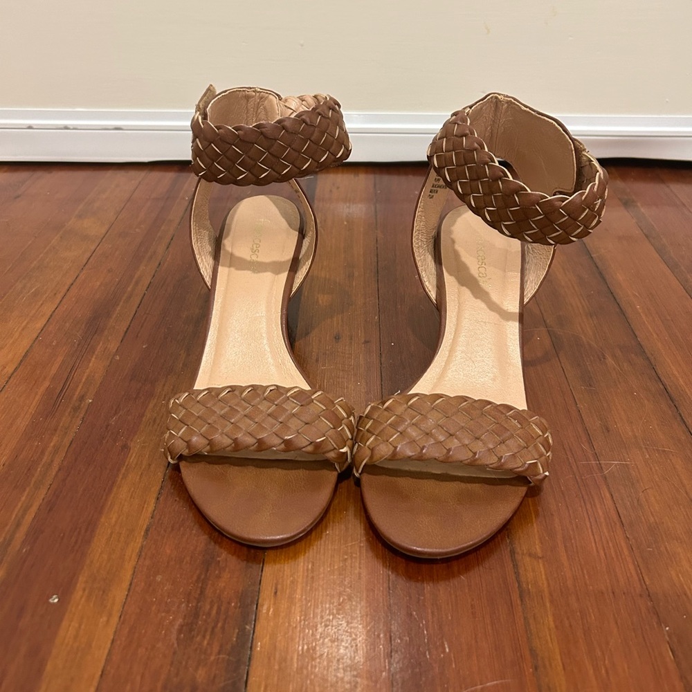 Francesca’s Wedges NWOT Tan